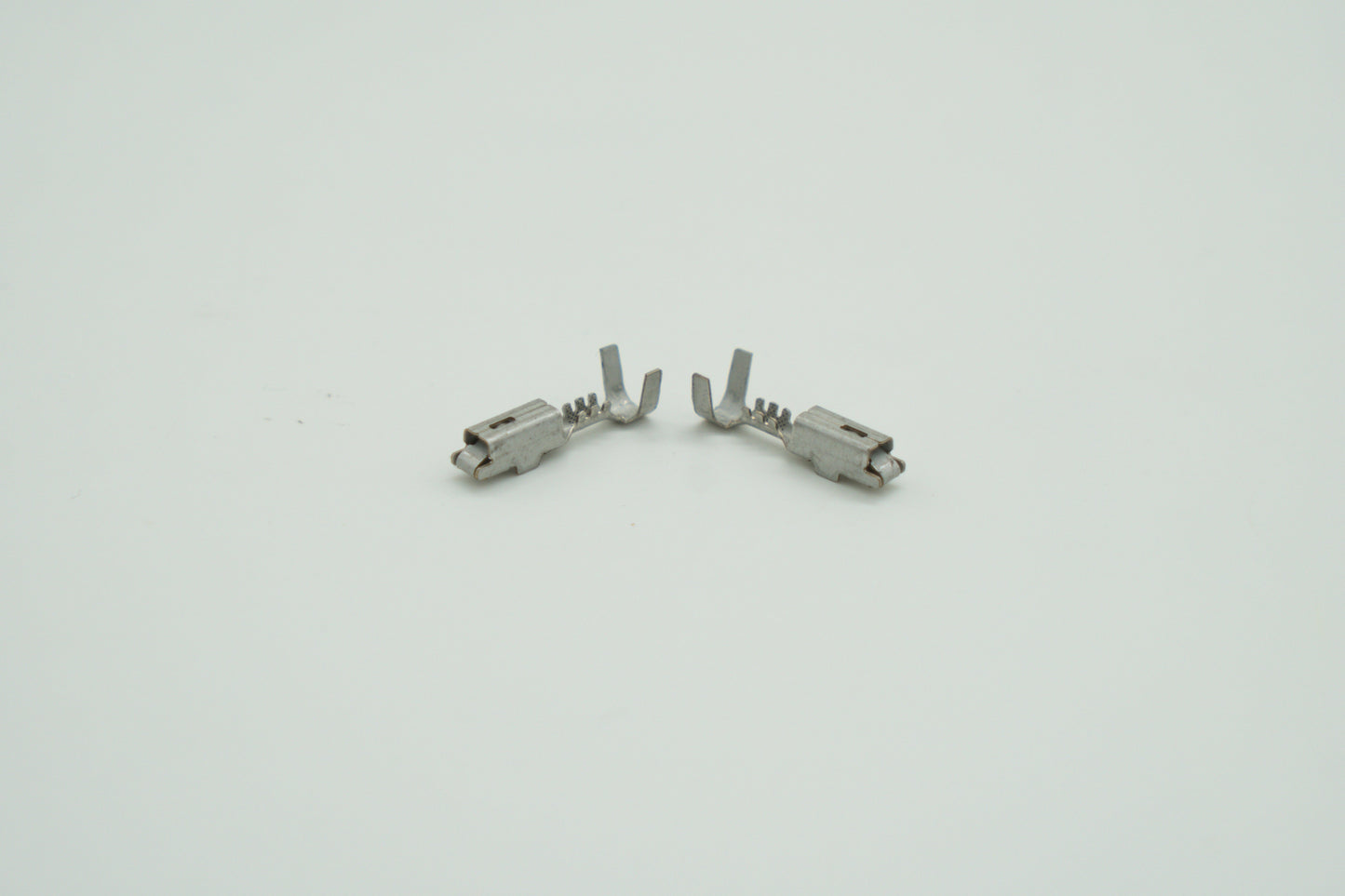 Bussmann Metri-Pack 280 Series 14-16 GA Female Loose Tangless Terminal 12129409